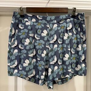 LOFT  Blue Floral Pleated Soft Shorts Size 6